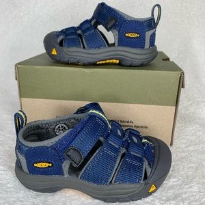 Brand New Keen Newport H2 Kids Sandals Size 5